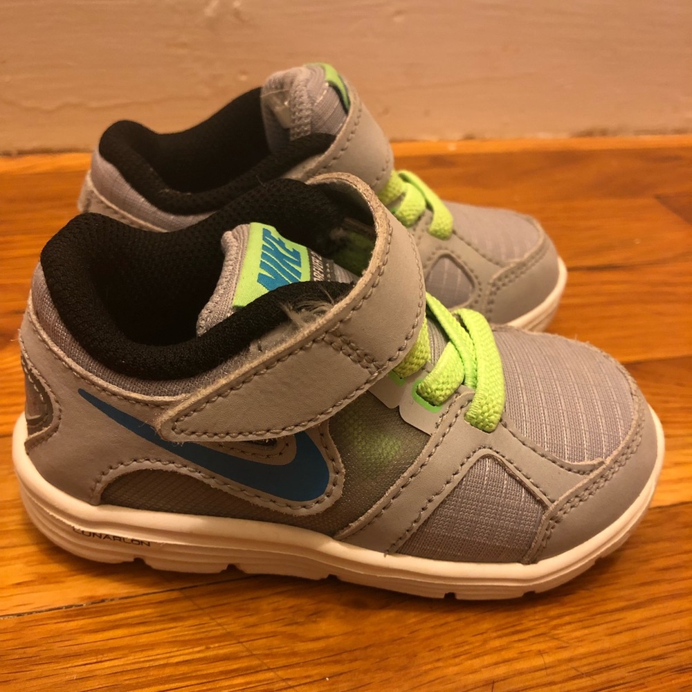 Nike toddler boy sneakers